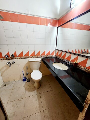 Team Area in 3 BHK Builder Floor at Ansal Sushant Lok I, Sector 43 – for Rent