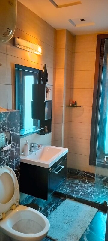 Living Room in 4 BHK Independent House at Green Park – for Sale