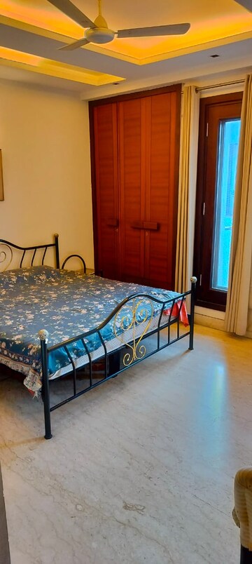 Bedroom in 4 BHK Independent House at Green Park – for Sale