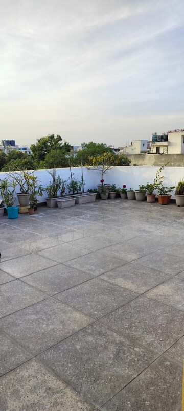 Parking in 4 BHK Independent House at Green Park – for Sale