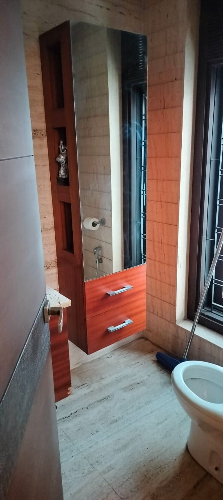 Bathroom, green park 4 Bedroom 300 Sq.Yd. Independent House In Green Park Delhi 8105175