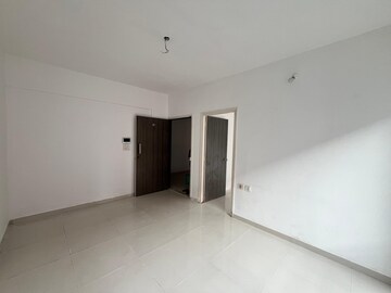 Room in 2 BHK Apartment at Godrej Vihaa, Badlapur East – for Rent