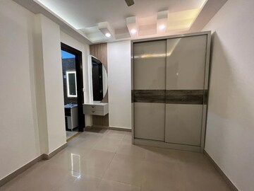Room in 3 BHK Apartment at Maxblis White House, Sector 75 – for Rent