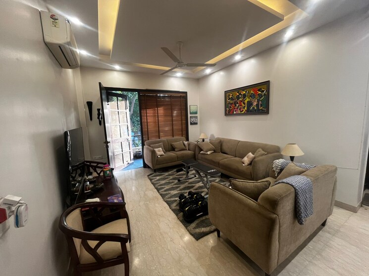 Living Room, dlf-green-avenue 3 Bedroom 270 Sq.Ft. Builder Floor In Dlf Phase iv Gurgaon 8105187