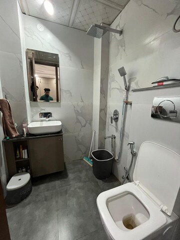 Bathroom in 2 BHK Builder Floor at Ansal Sushant Lok I, Sector 43 – for Rent