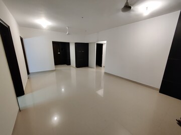 Room in 3 BHK Apartment at Bandra West – for Rent