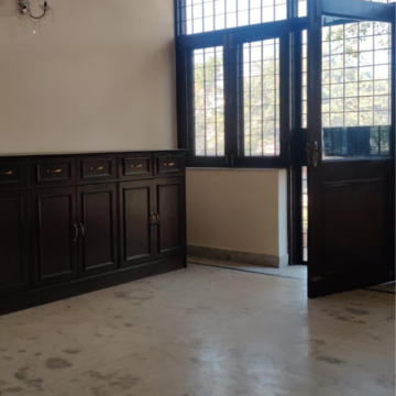 Room in 3 BHK Builder Floor at Chittaranjan Park – for Rent