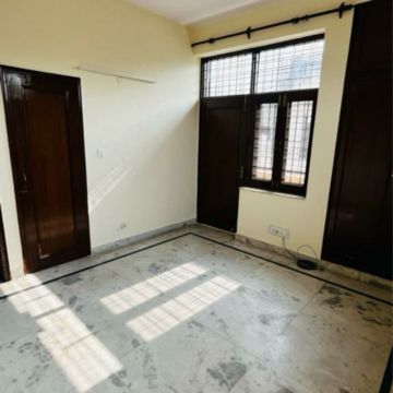 Room in 3 BHK Builder Floor at Chittaranjan Park – for Rent