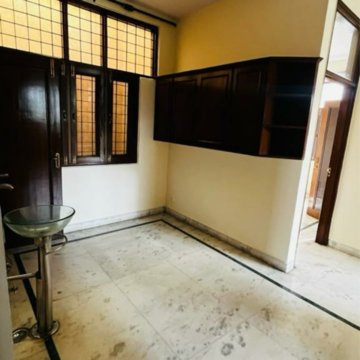 Room in 3 BHK Builder Floor at Chittaranjan Park – for Rent