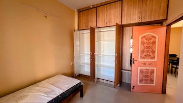 Room in 3 BHK Apartment at Hill Ridge Springs, Gachibowli – for Rent