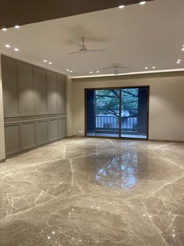 Room in 3 BHK Builder Floor at Green Park Extension – for Rent