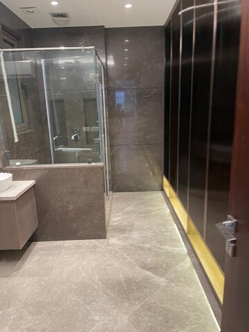 Attached Bathroom in 3 BHK Builder Floor at Green Park Extension – for Rent