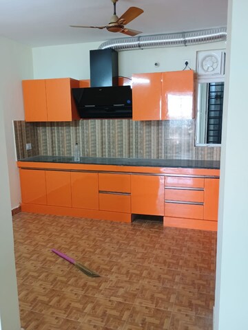 Kitchen in 3.5 BHK Apartment at Jankipuram – for Rent