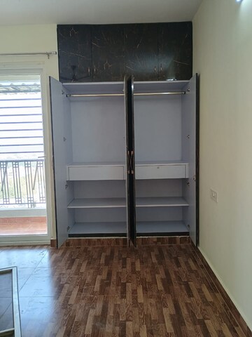 Furnished Amenities in 3.5 BHK Apartment at Jankipuram – for Rent