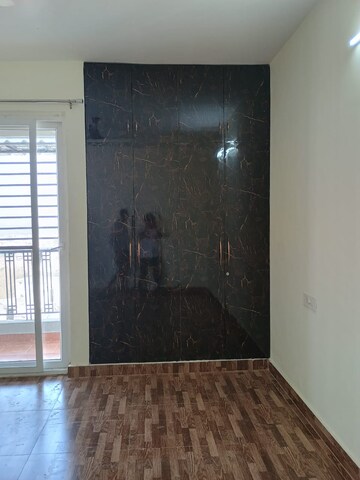 Furnished Amenities in 3.5 BHK Apartment at Jankipuram – for Rent
