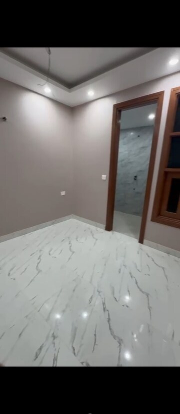 Room in 2 BHK Builder Floor at Kishangarh – for Rent