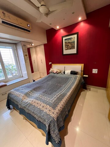 Bedroom in 2.5 BHK Apartment at Evershine Embassy, Andheri West – for Sale