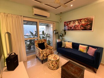 Bedroom in 2.5 BHK Apartment at Evershine Embassy, Andheri West – for Sale