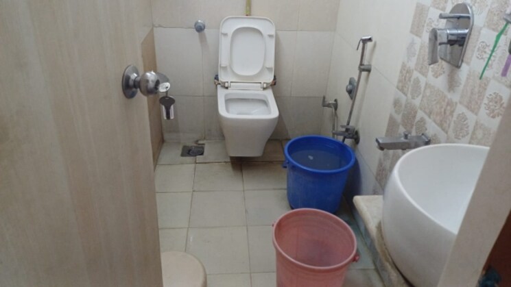 Bathroom, kavesar 2 Bedroom 585 Sq.Ft. Apartment In Kavesar Thane 8105437