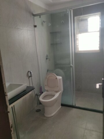 Bathroom in 4 BHK Apartment at City Center Banjara Hills, Banjara Hills – for Rent