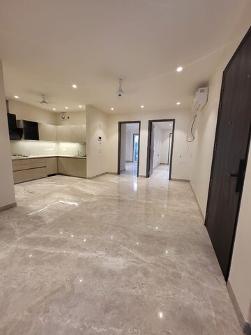 Room in 3 BHK Builder Floor at DLF Atria, Dlf Phase ii – for Sale