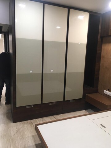 Furnished Amenities in 2 BHK Apartment at Andheri West – for Sale