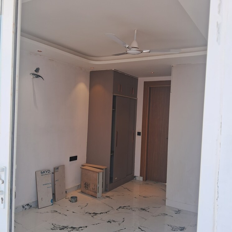 Room, sector 45 3 Bedroom 204 Sq.Yd. Builder Floor In Sector 45 Gurgaon 8105458
