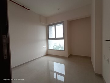 Room in 2 BHK Apartment at Piramal Vaikunth, Balkum Pada – for Sale