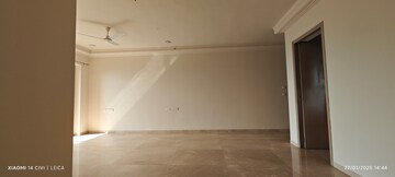 Room in 3 BHK Apartment at Hiranandani Fortune City, New Panvel – for Rent