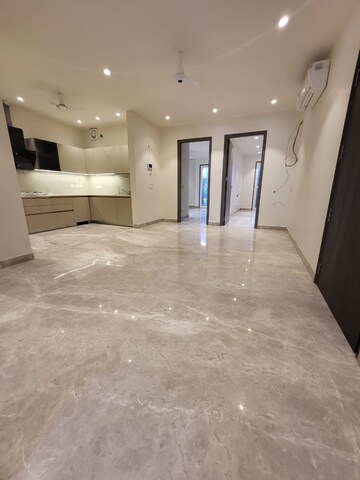 Kitchen in 3 BHK Builder Floor at Dlf Phase ii – for Sale