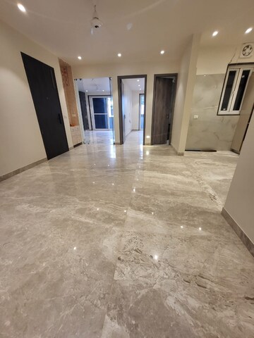 Building Lobby in 3 BHK Builder Floor at Dlf Phase ii – for Sale
