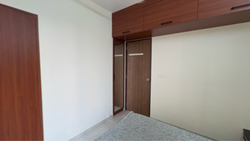 Room in 2 BHK Apartment at Lodha Amara, Sandoz Baug – for Rent