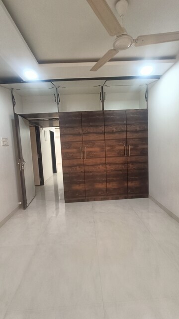 Room in 2 BHK Apartment at Ostwal Tower, Borivali West – for Rent