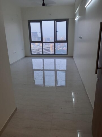 Room in 2 BHK Apartment at Eco Homes, Jogeshwari West – for Rent