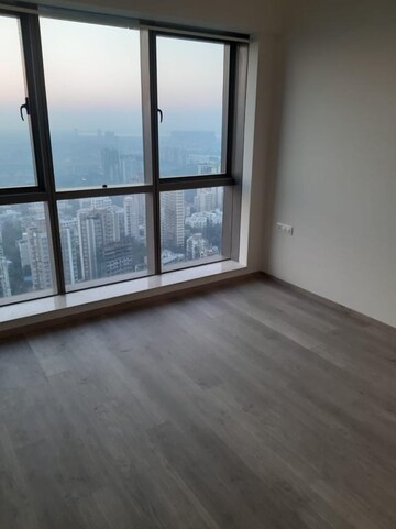 Room in 2 BHK Apartment at Eco Homes, Jogeshwari West – for Rent