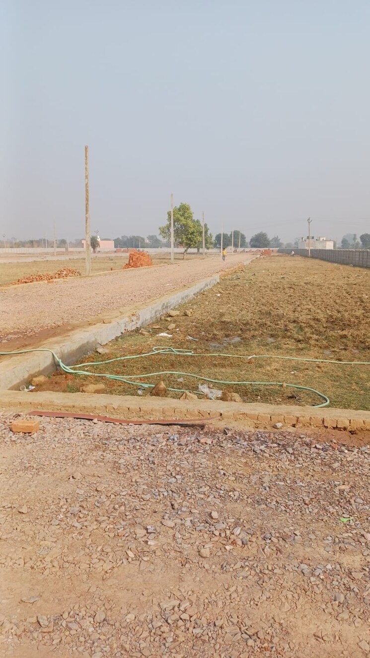 undefined, upsidc site b  100 Sq.Yd. Plot In Upsidc Site B Greater Noida 8105604