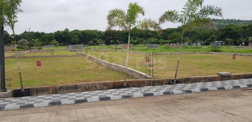 Plot For Sale in Jewar Road Radisson Hotel