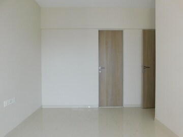Room in 2 BHK Apartment at Sugee Atharva, Prabhadevi – for Rent
