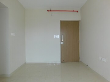 Room in 2 BHK Apartment at Sugee Atharva, Prabhadevi – for Rent
