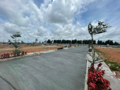 Plot For Sale in Jewar Road Radisson Hotel