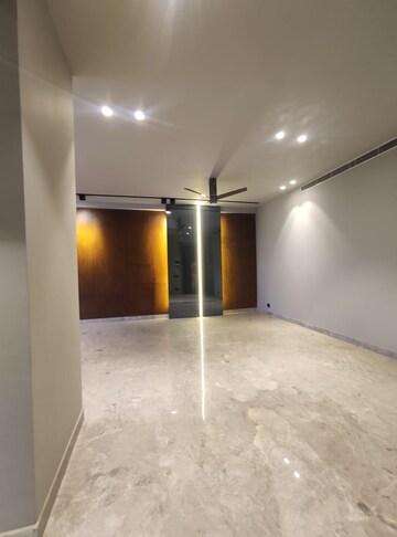 Room in 3 BHK Builder Floor at Roots Courtyard, Sector 48 – for Rent