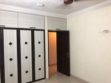 Bedroom in 2 BHK Apartment at Raheja Sherwood, Goregaon East – for Rent