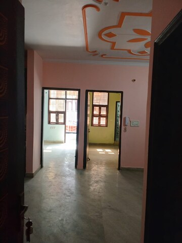 Room in 3 BHK Builder Floor at Dwarka Mor – for Rent