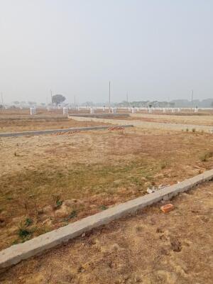 Plot For Sale in Jewar Road Radisson Hotel