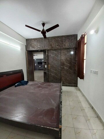Room in 2 BHK Apartment at Ninex RMG Residency, Sector 37c – for Rent