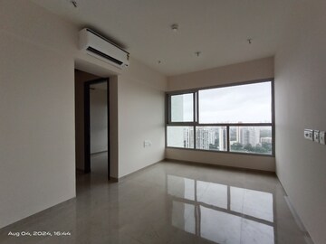 Room in 2 BHK Apartment at Piramal Vaikunth, Balkum Pada – for Rent