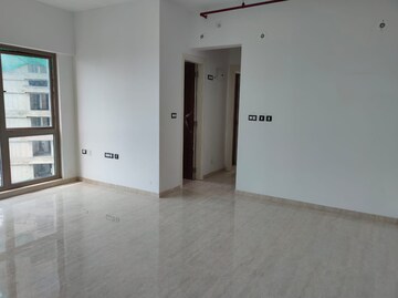 Room in 2 BHK Apartment at Sheth Auris Serenity Tower 1, Malad West – for Rent