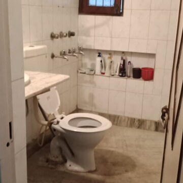 Bathroom in 2 BHK Independent House at Sarita Vihar – for Rent