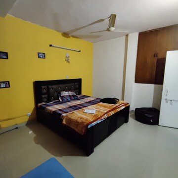Bedroom in 2 BHK Independent House at Sarita Vihar – for Rent