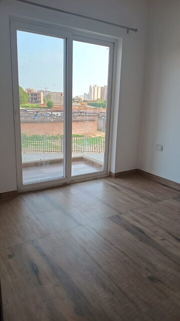Room in 3 BHK Apartment at Ace Palm Floors, Sector 89 – for Rent